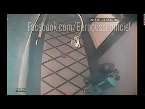 شاهد ماذا فعل شابان بفتاة في أحد الشوارع الخالية