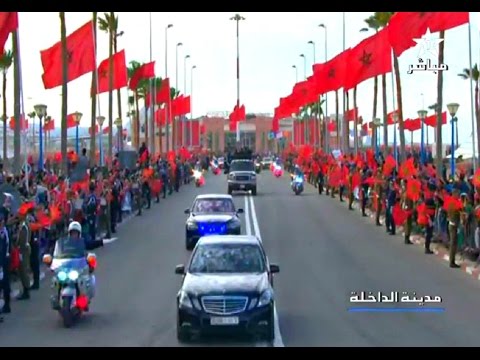 شاهد لحظة وصول ملك المغرب إلى الداخلة