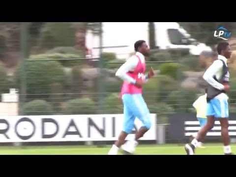 عودة أبو ديابى للملعب