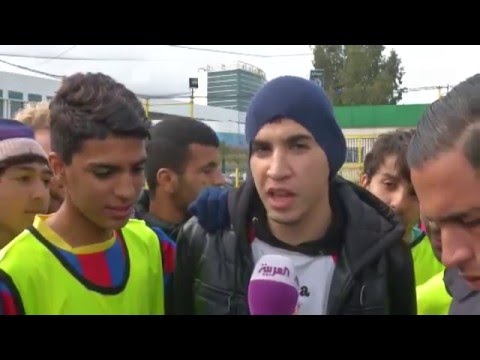 شاهد استقبال حاشد لمنتخب فلسطين الأولمبي في الجزائر