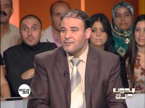 الرجل الذي يجلس خلف العطري في المغرب