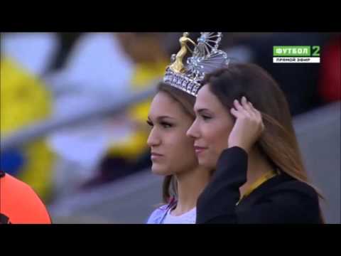 شاهد ملكة جمال جزر الكناري تفتتح مباراة برشلونة ولاس بالماس