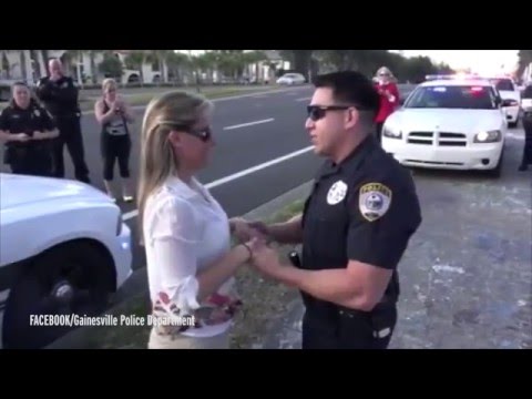 شاهد ضابط يتقدم لخطبة صديقته بشكل غير قانوني