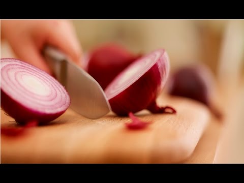 شاهد ماذا يحدث عند وضع البصل على الشعر