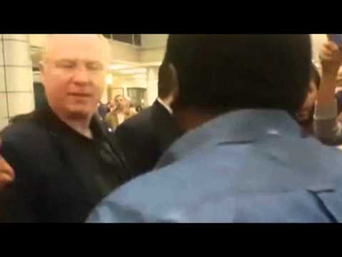 لحظة وصول الاسكتلندي ماكليش مدرب الزمالك إلى مطار القاهرة