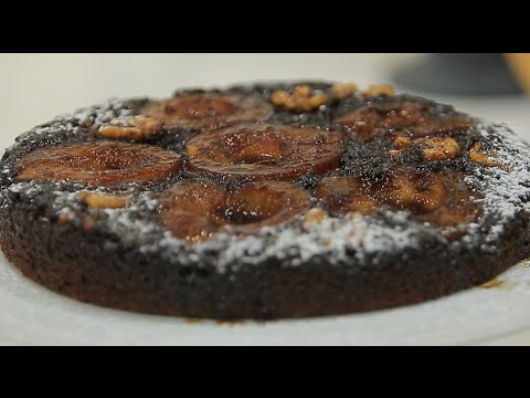 بالفيديو طريقة عمل كيكة الكمثري و عين الجمل المقلوبة