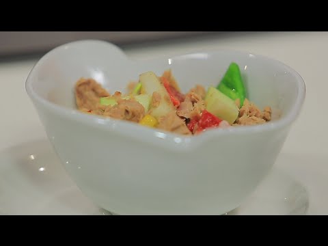 شاهد  سلطة التونة بالبصل و الفلفل الألوان