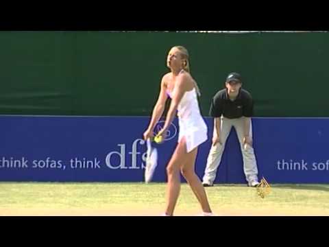 شارابوفا التي ملأت الكرة الصفراء جمالا وسحرا