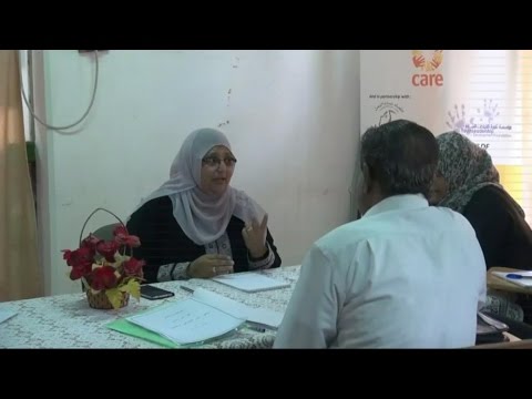 فالنتينا إمرأة يمنية تحاول دمج النساء الفقيرات في مجتمع الأعمال