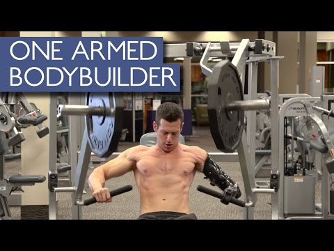 شاهد لاعب كمال أجسام بذراع واحد يتحدى المستحيل