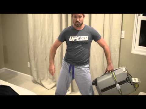 شاهد خطوات بسيطة للحفاظ على الرشاقة باستخدام حقيبة سفر