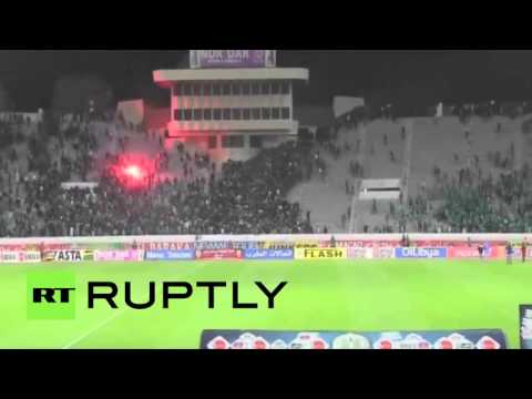 شاهد قتيلان وعشرات المصابين إثر اشتباكات في مباراة الرجاء