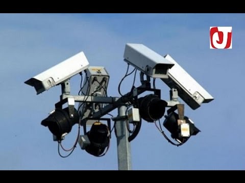 شاهد كاميرات المراقبة وبوابات إلكترونية لمواجهة شغب الملاعب