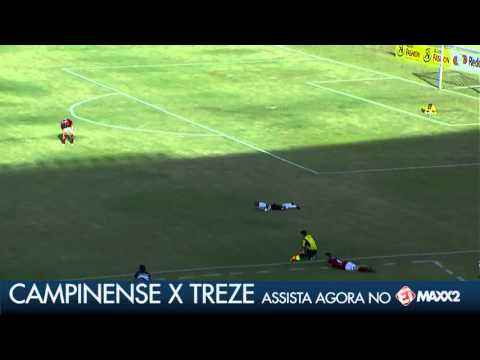 لاعبو الفريقين وطاقم التحكيم ينبطحون على الأرض