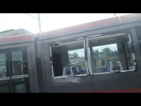 شاهد فيديو حادث الترامواي وشاحنة خلط الاسمنت