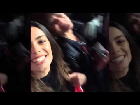 بالفيديو صديقة داني ألفيش تغني لبرشلونة في المدرجات