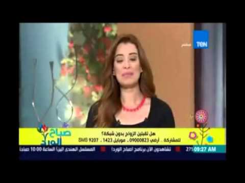 بالفيديو مذيعة تتلقَّى عرًا للزواج على الهواء