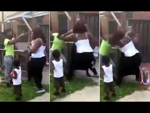 شاهد أميركية تلقي ابنتها في الأرض