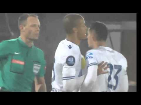 شاهد طرد لاعب نرويغي بعد تشاجره مع زميله