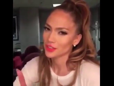 بالفيديو جينفر لوبيز تستمع الى أغنيتها “ain’t your mama”