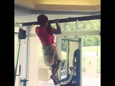 بالفيديو أصالة نصري تستعرض مهاراتها الرياضية