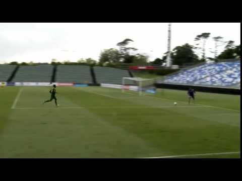 شاهد خطأ فادح من حارس مرمى يتسبب في خسارة فريقه