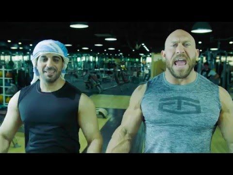 شاهد الإثارة فى جولة wwe dune bash فى دبى