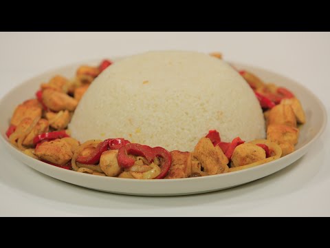 بالفيديو طريقة عمل مكعبات الدجاج بصوص الكاري المميز