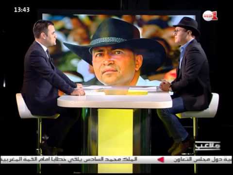 شاهد أمين بنهاشم يفي بوعده لبسام النجار ويضع القبعة