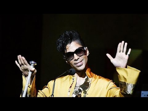 الحزن يطبع محبي مغني البوب الأميركي برينس