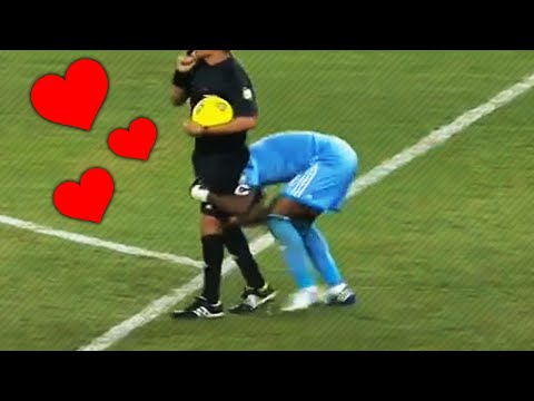 كوميديا قصص حب لاعبى كرة القدم والحكام