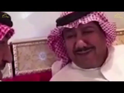 بالفيديو رجل يضرب الأطفال ويشتمهم