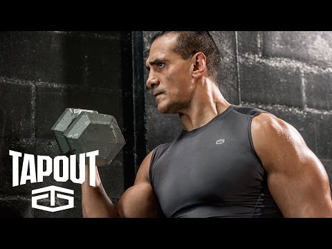 شارك في تصوير إعلان تجاري لشركة “tapout”